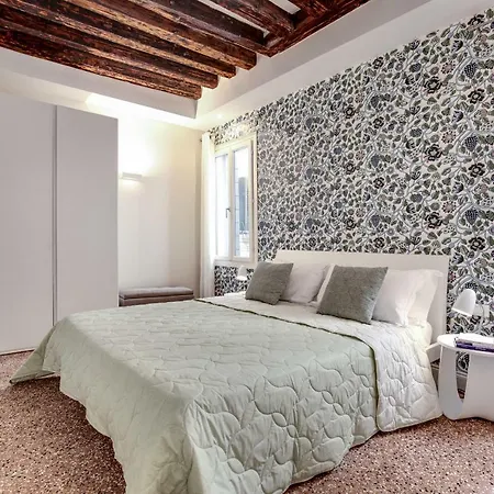 Апартаменты Rugabella Rialto Deluxe By Wonderful Italy